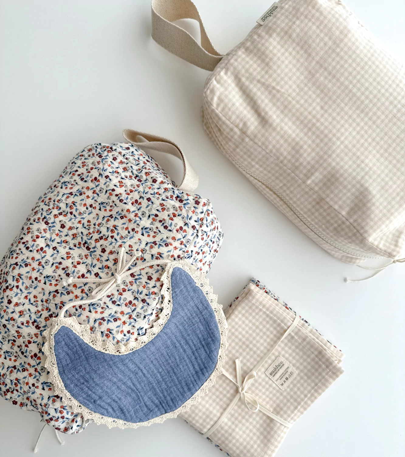 Babero 100% algodón orgánico con puntilla | Índigo