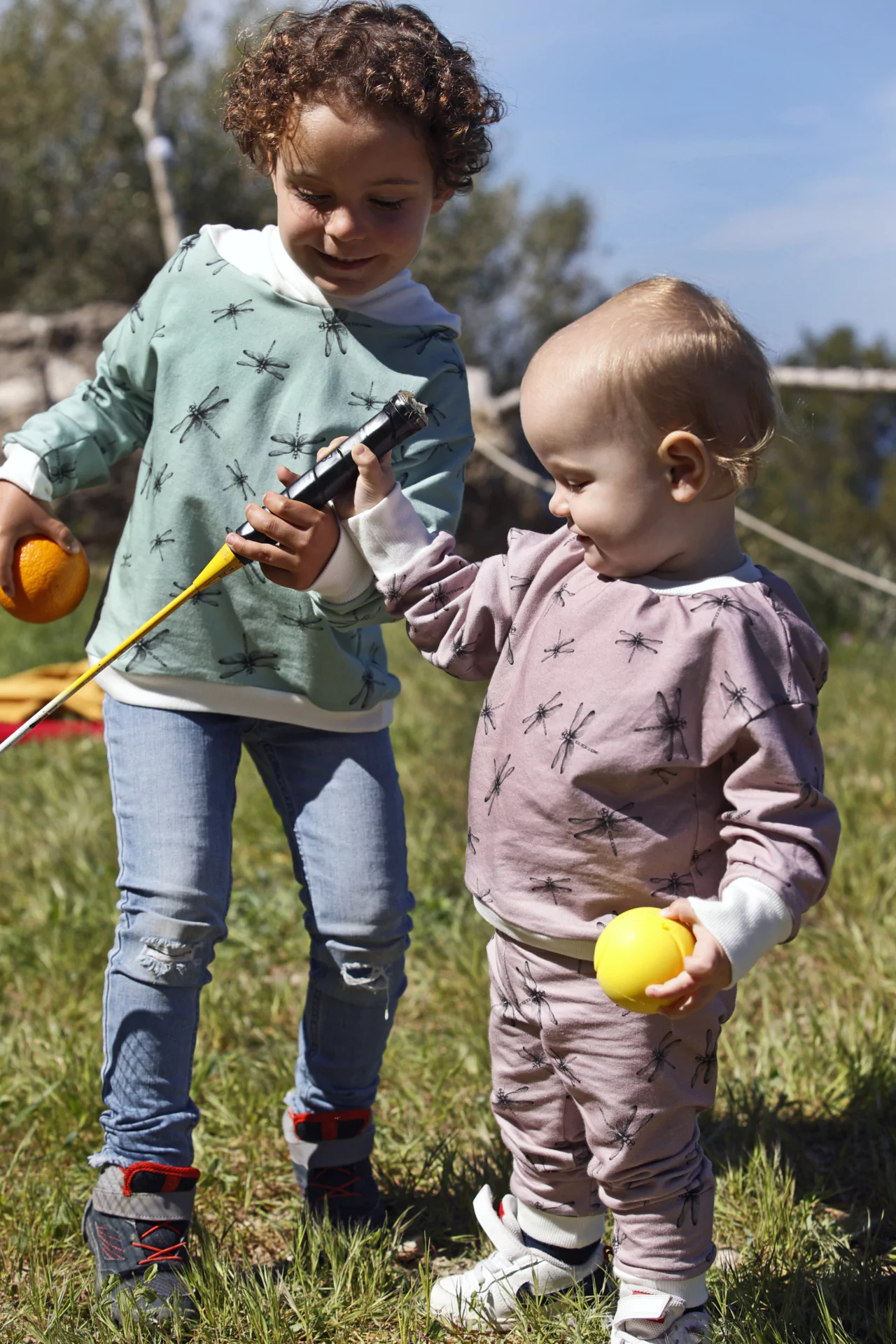 Sudadera 100% algodón orgánico – Libélulas lila